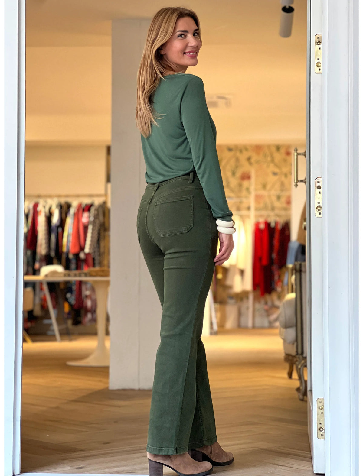 Pantalón vaquero caqui talle alto