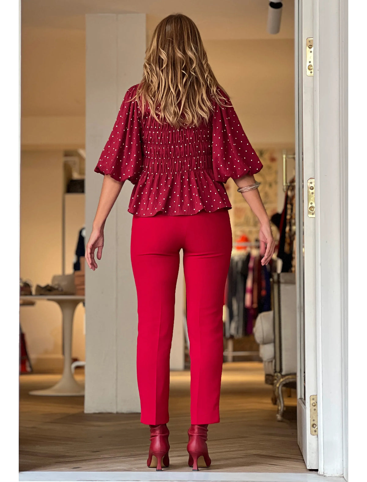 Cuerpo burdeos de lunares