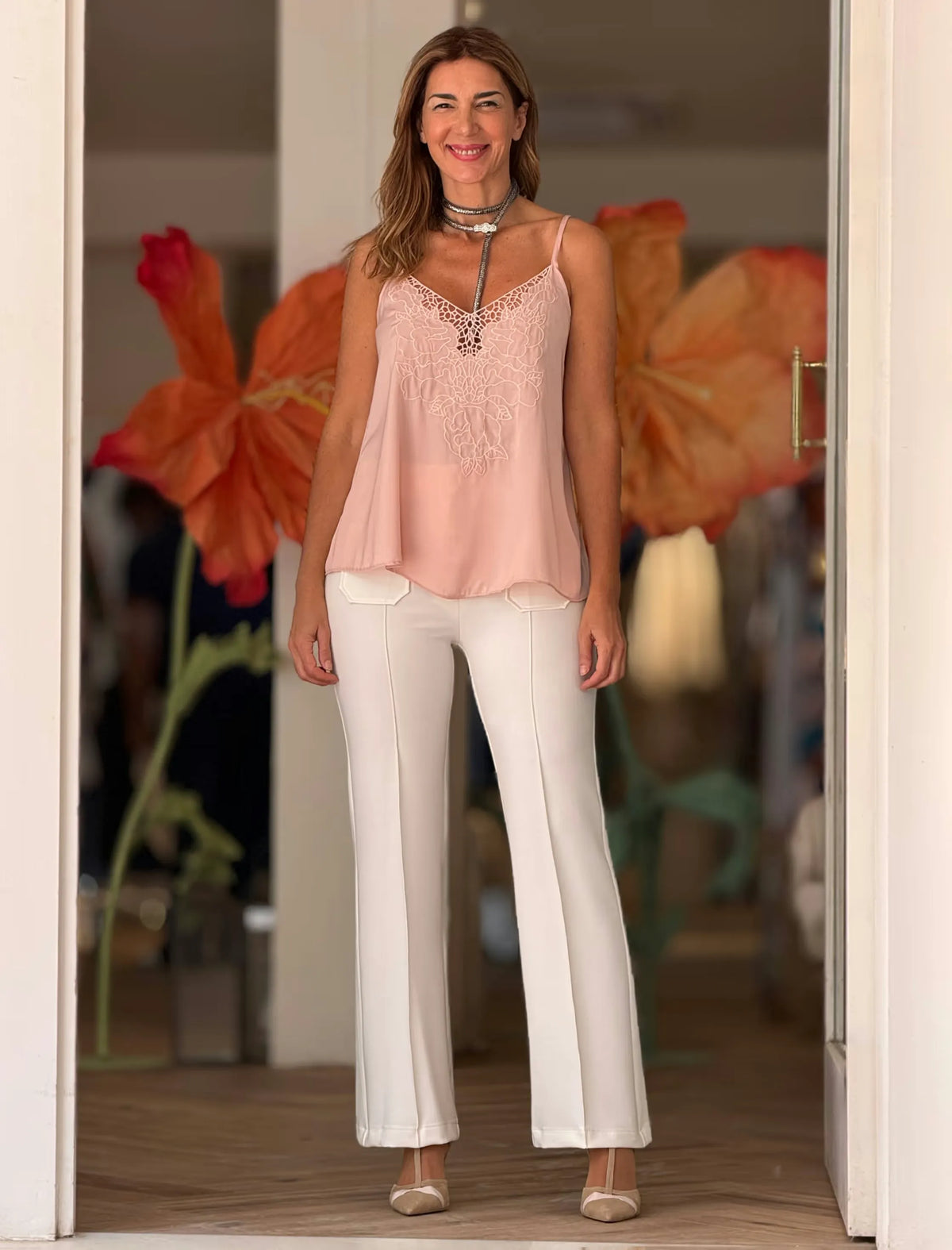 Top lencero bordado nude