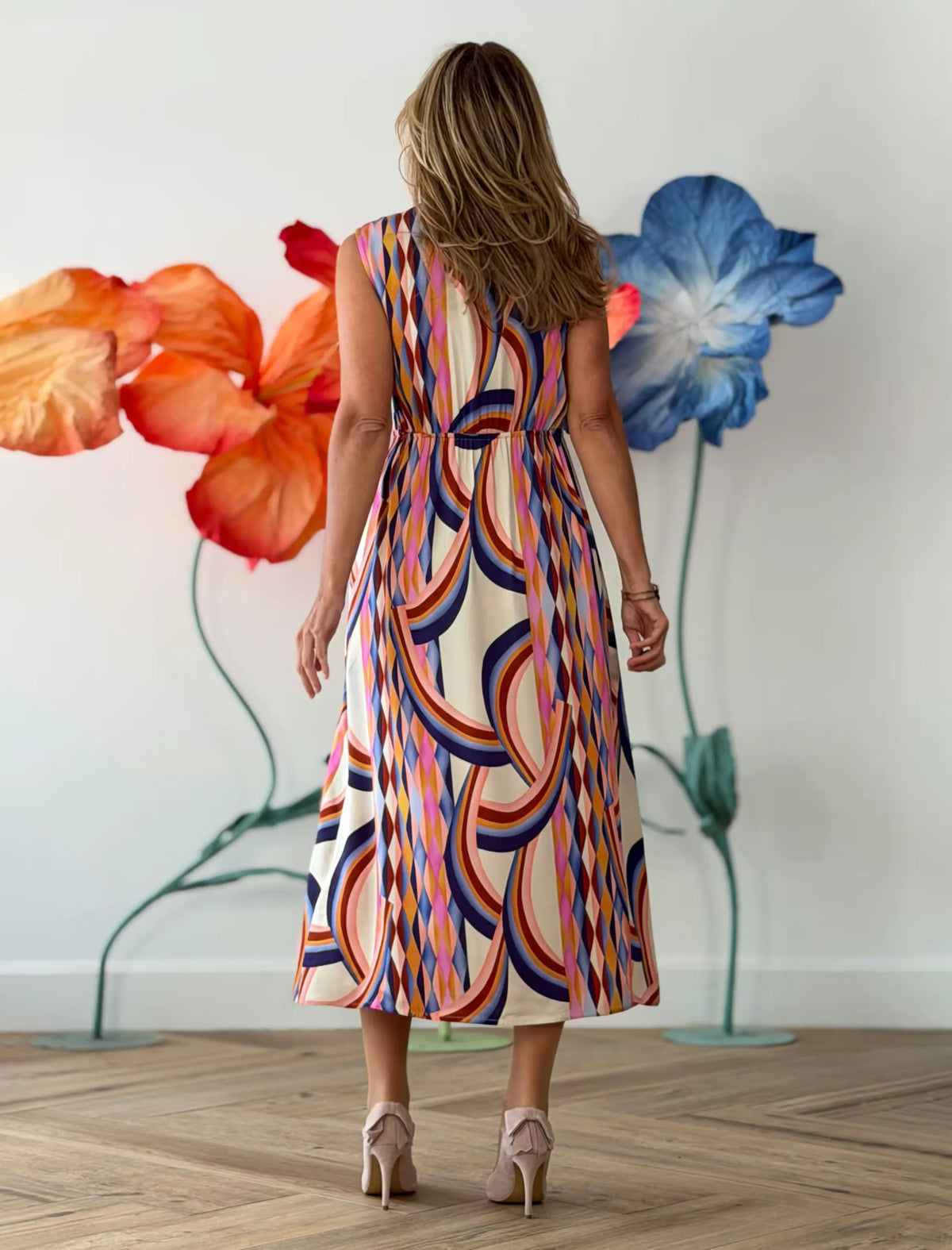 Vestido estampado midi alegre