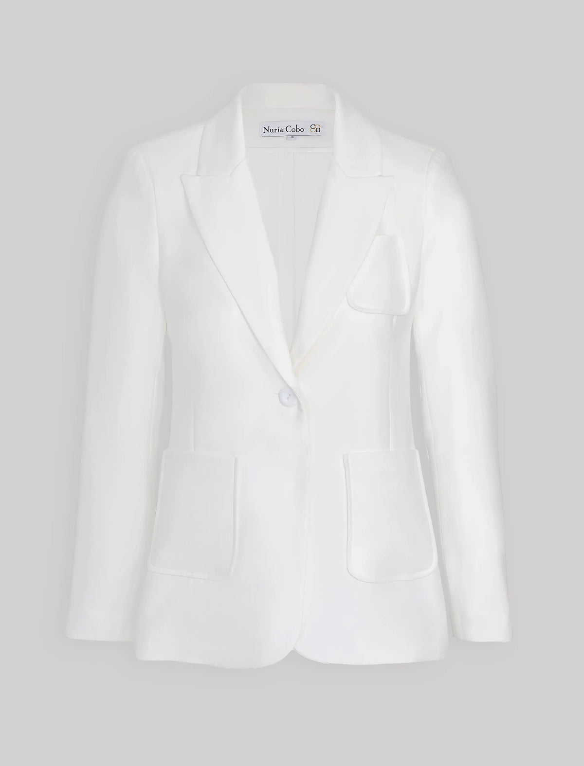 Total look blanco chaqueta slim y pantalón ideal