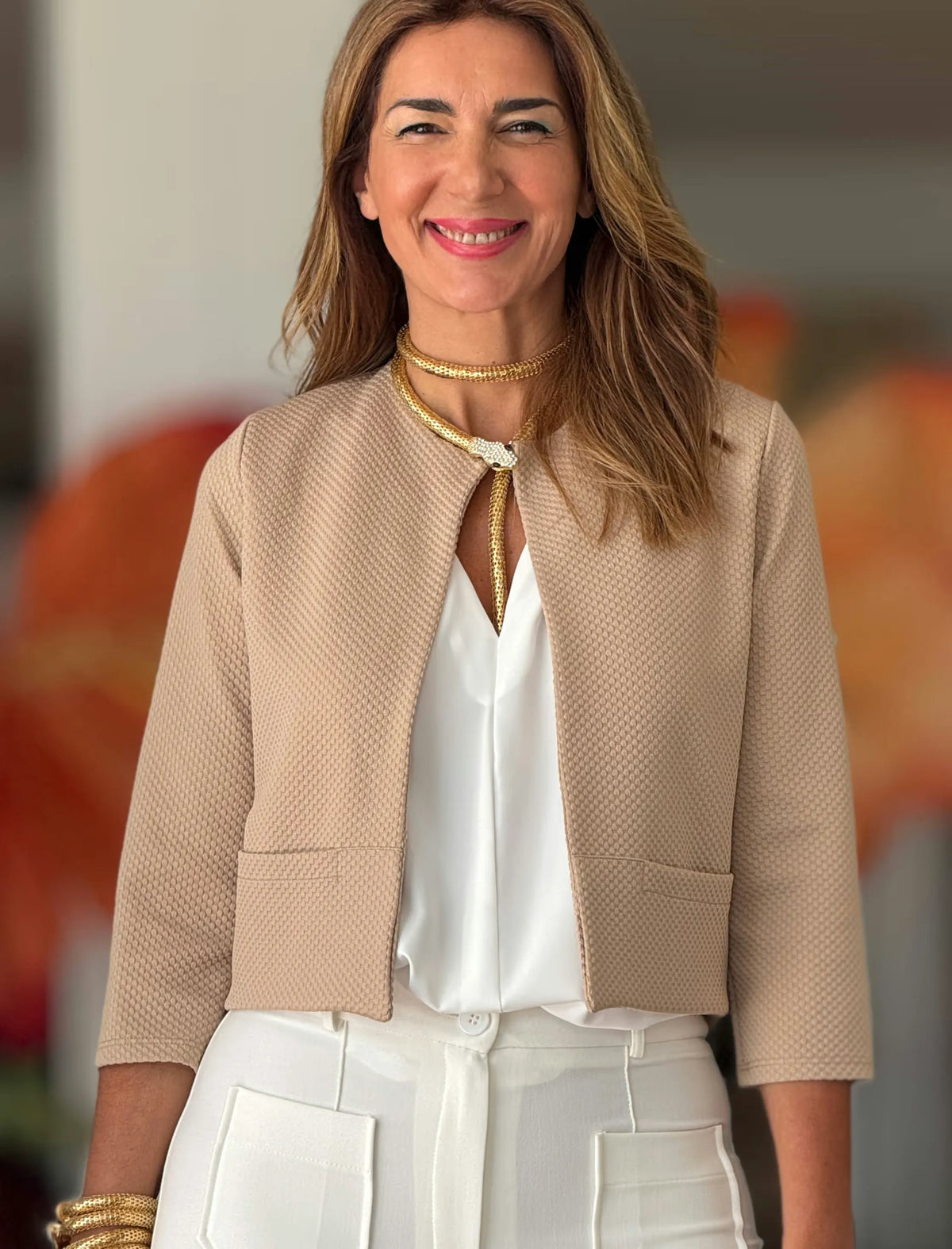Blusa blanca de mujer fluida chic