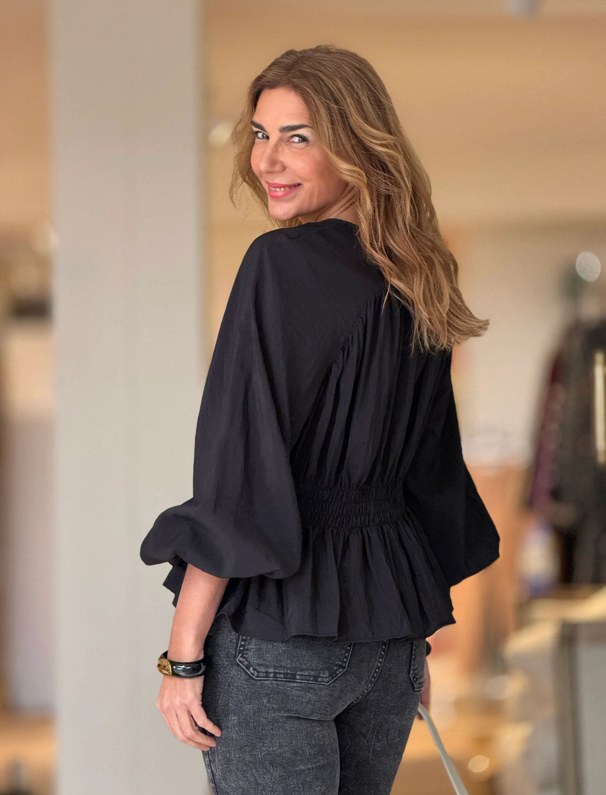 Blusa negra ideal