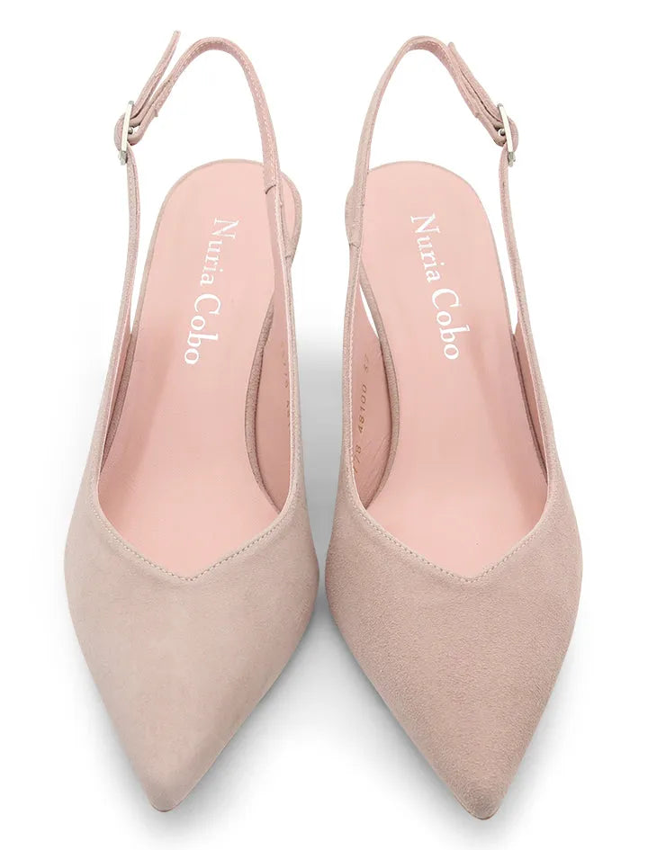 Zapato de salón favorecedor nude