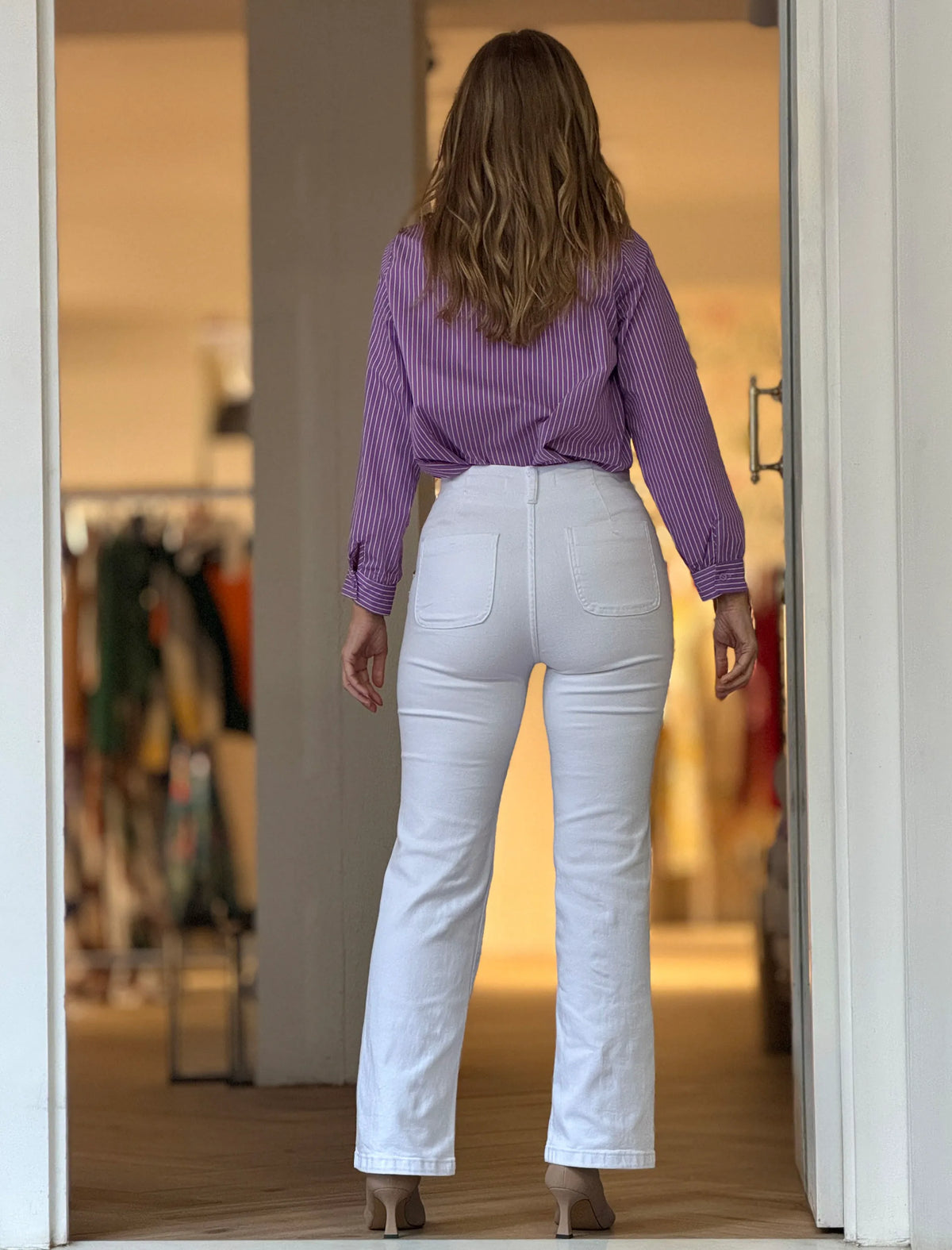Pantalón vaquero blanco botones oro