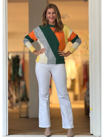 Pantalón vaquero blanco botones oro