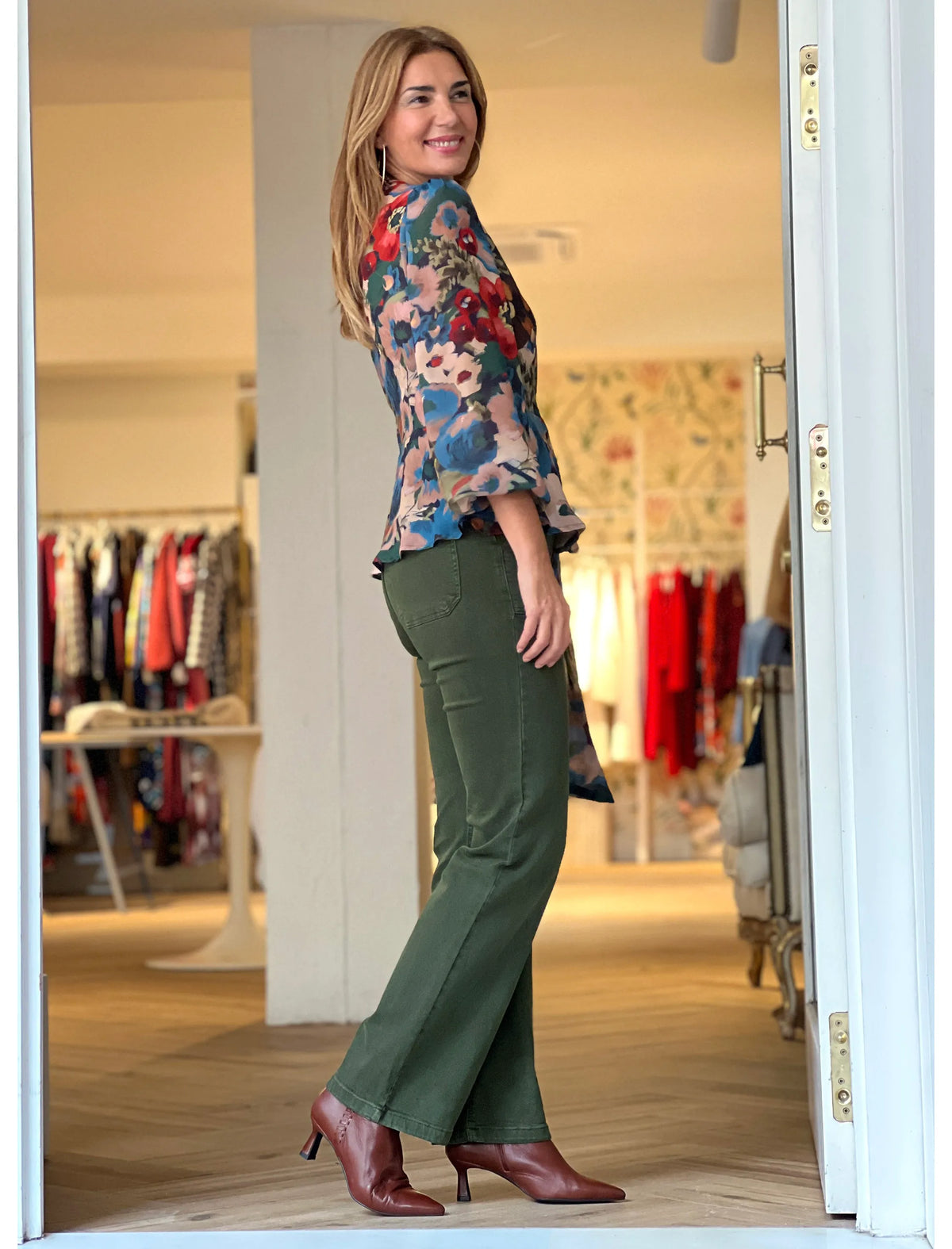 Pantalón vaquero caqui talle alto