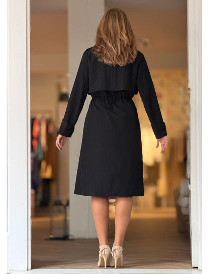 Trench negro estilazo