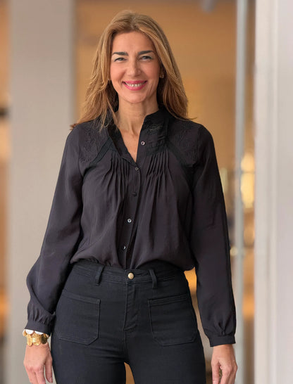 Camisa negra bordada Elora