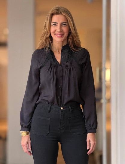 Camisa negra bordada Elora
