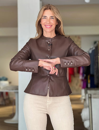Chaqueta muy chic choco