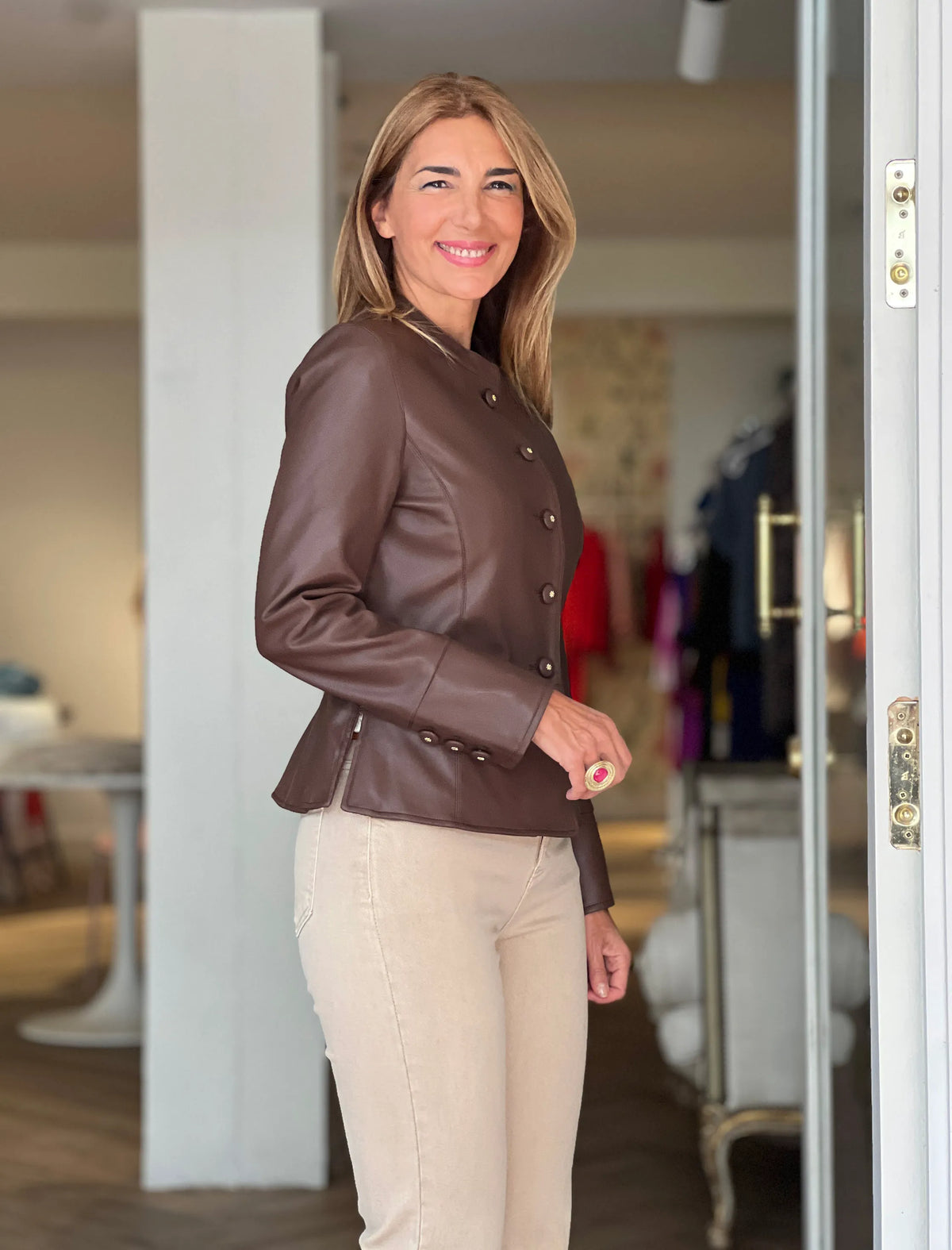 Chaqueta muy chic choco