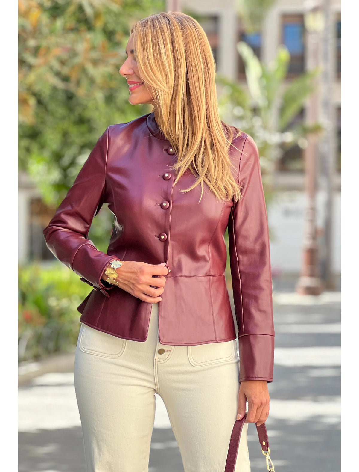 Chaqueta muy chic burdeos