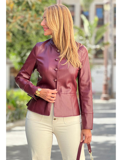 Chaqueta muy chic burdeos