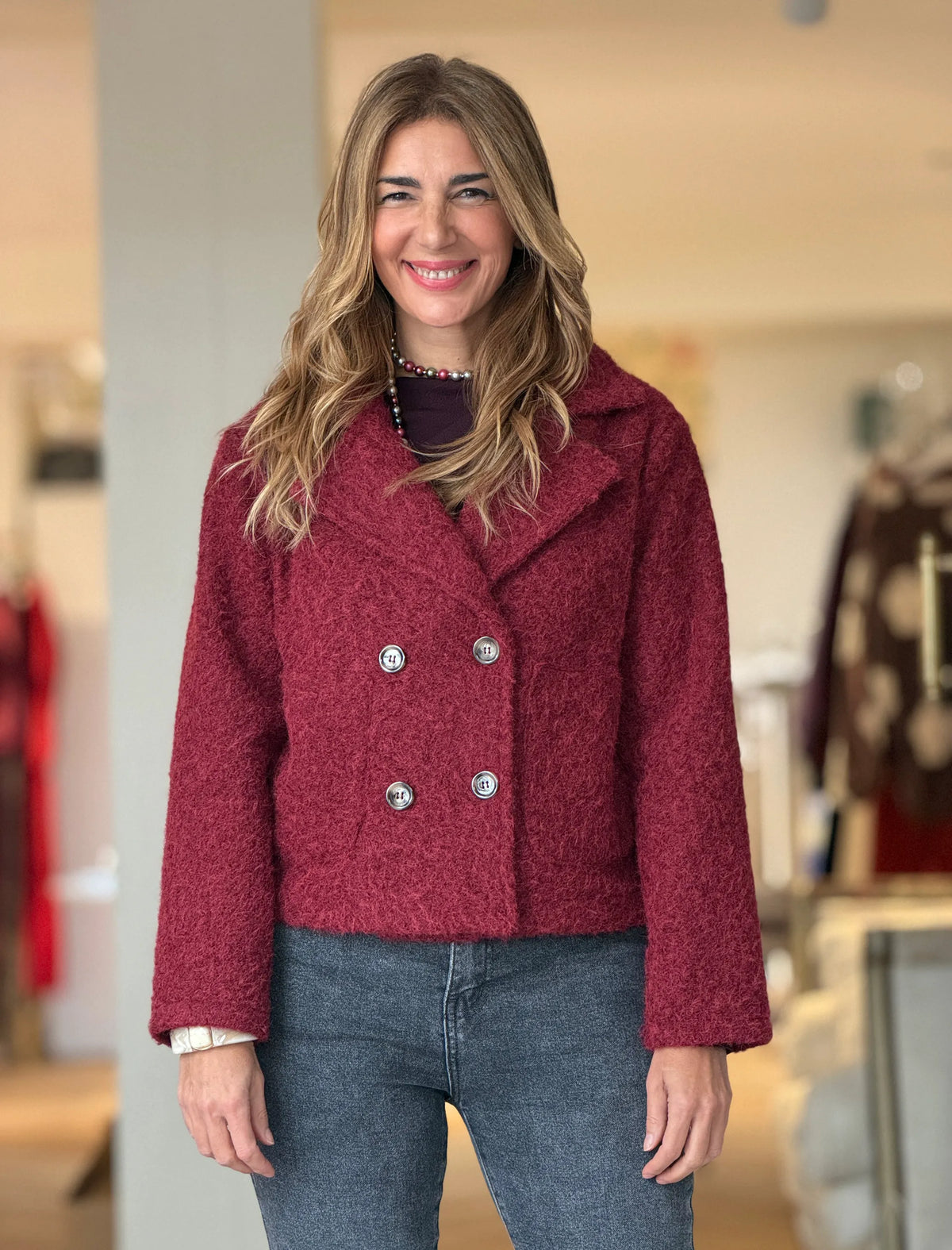 Chaqueta cruzada botones chic burdeos