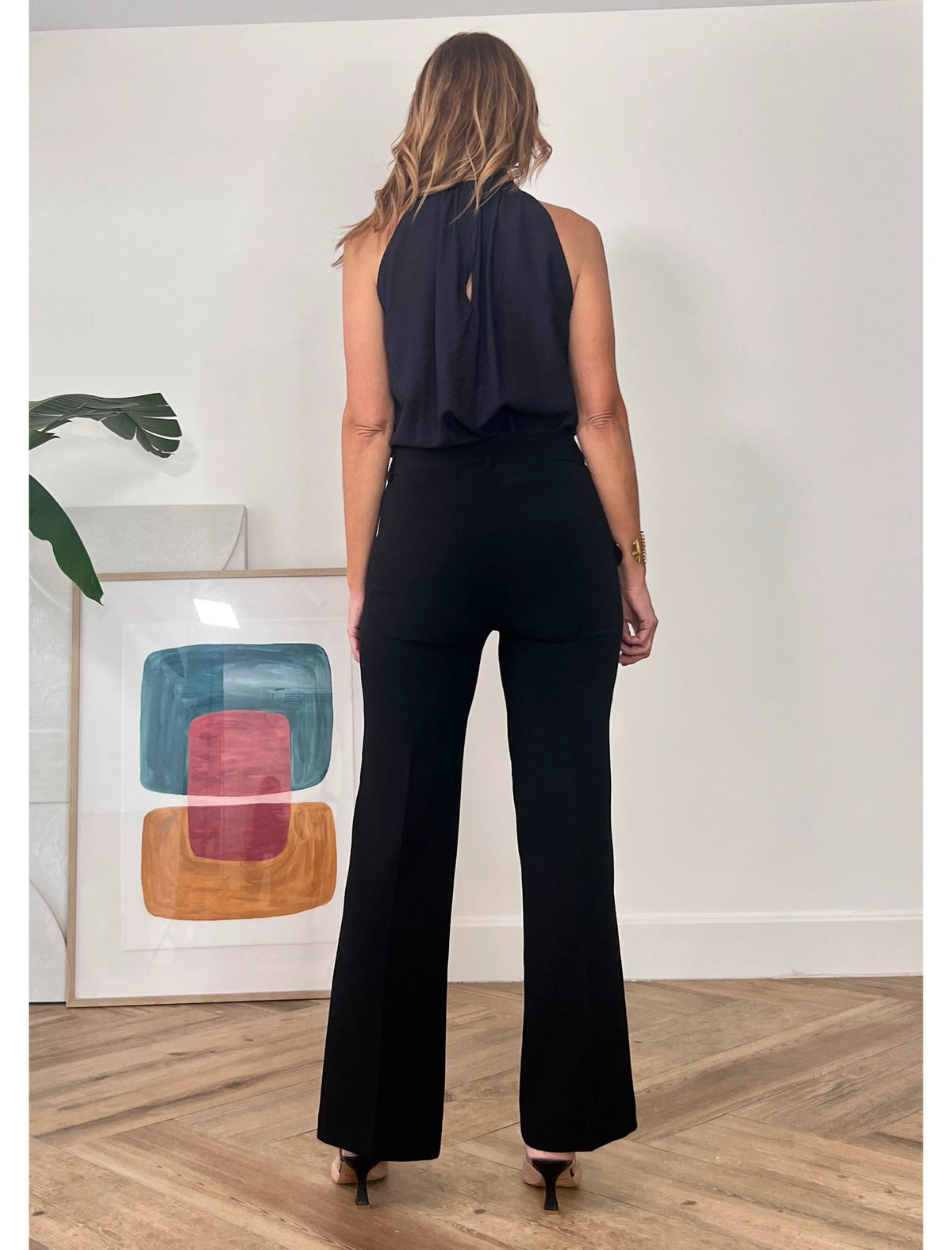 Pantalón ideal con botones blancos