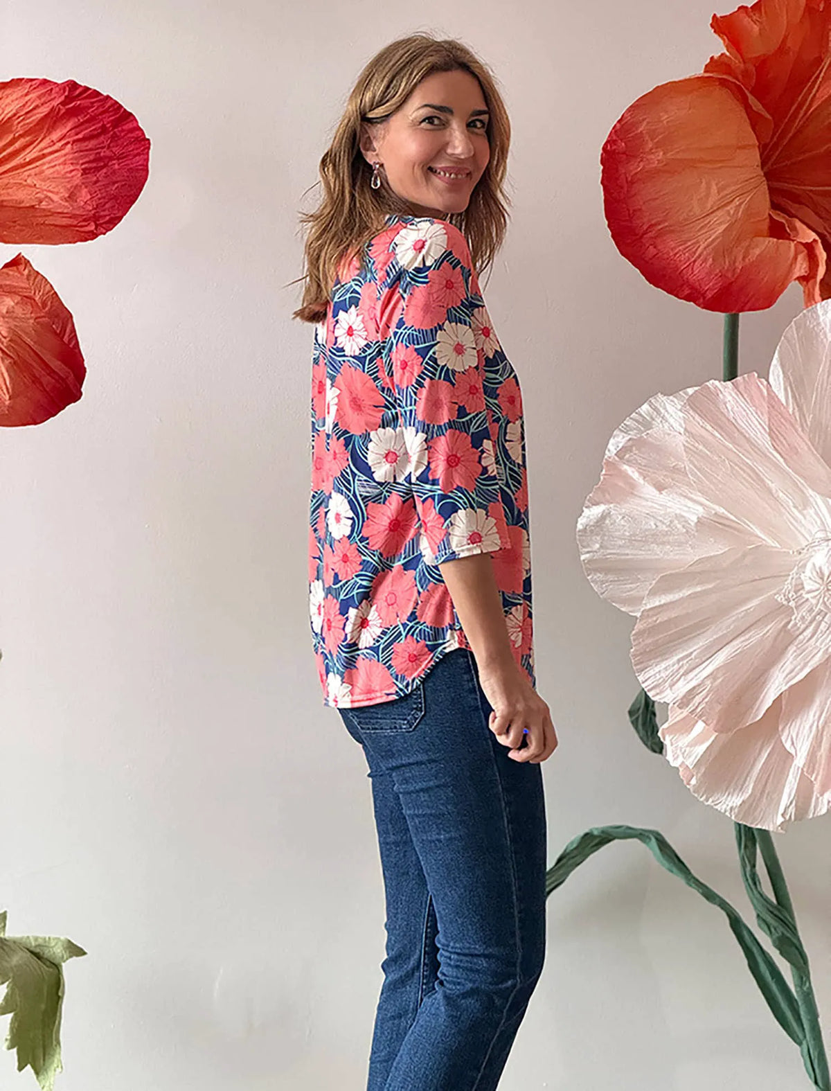 Blusa de flores primaveral