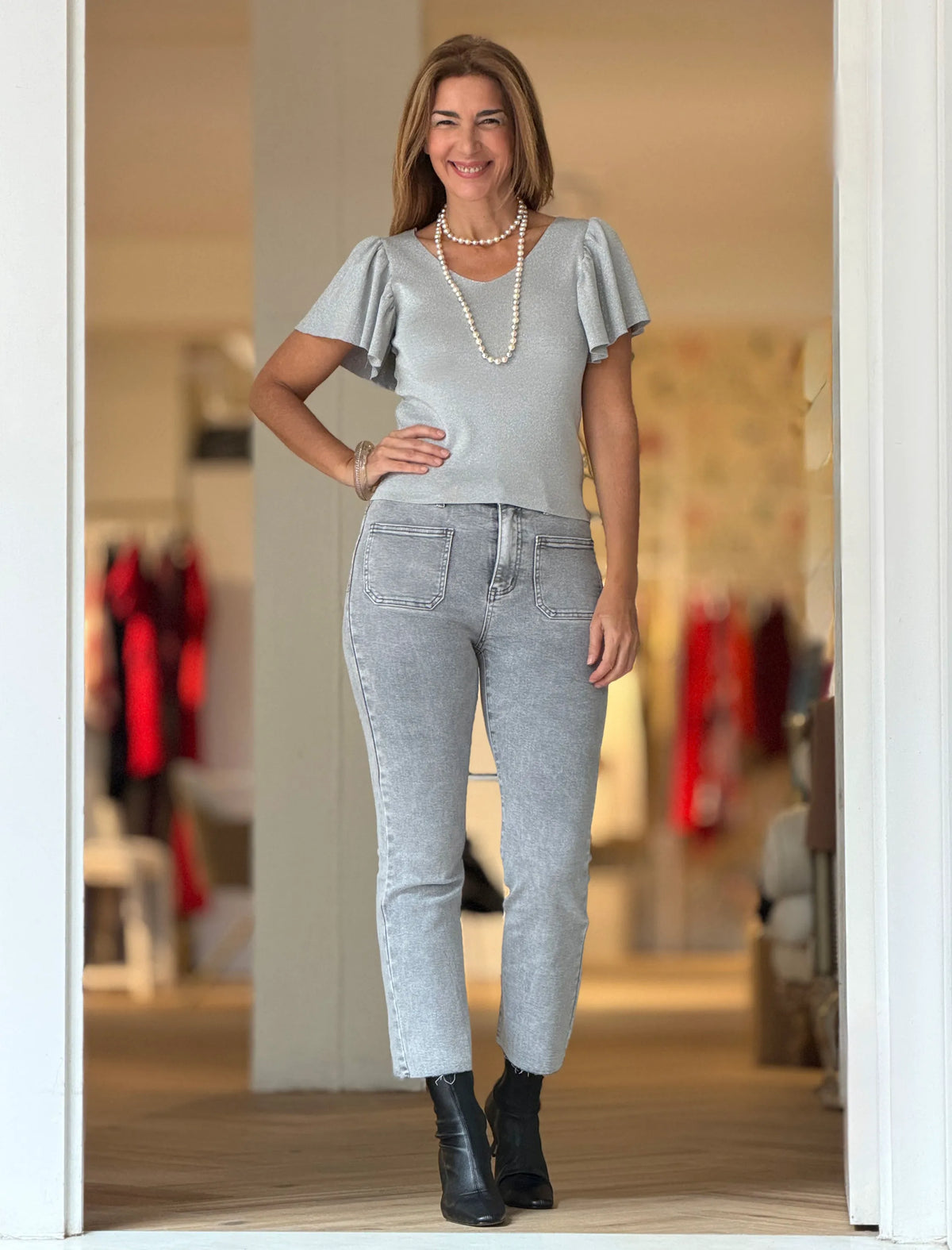 Pantalón vaquero gris bolsillos
