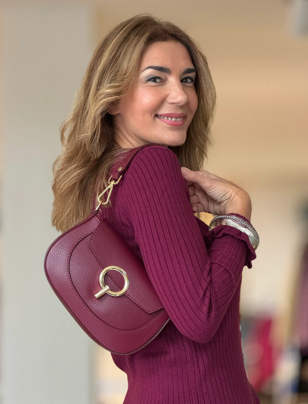 Rebeca burdeos botones chic