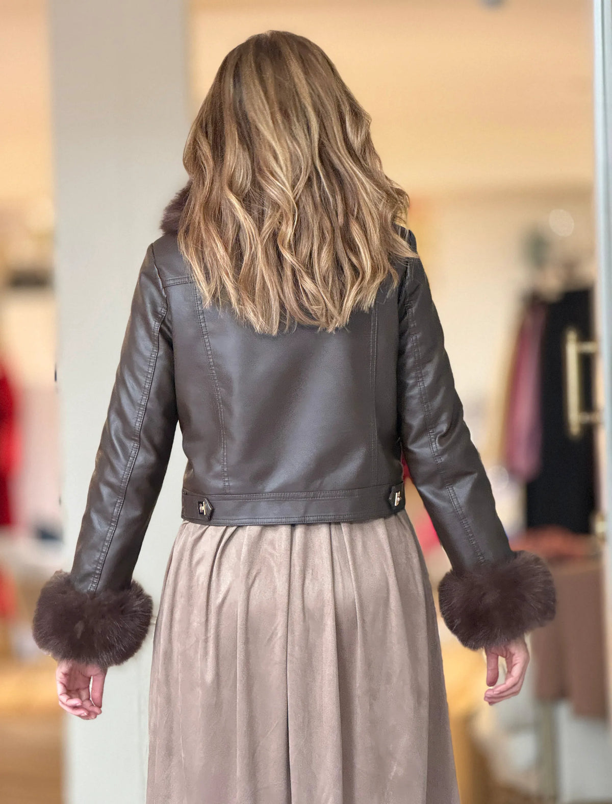 Chaqueta marrón chocolate de pelo desmontable