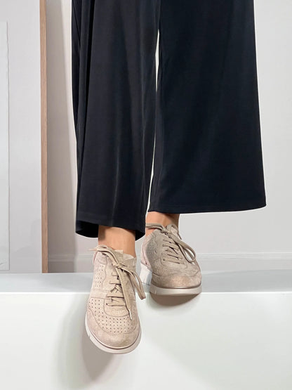 Zapato Deportivo Chic Camel – Comodidad y Estilo Casual