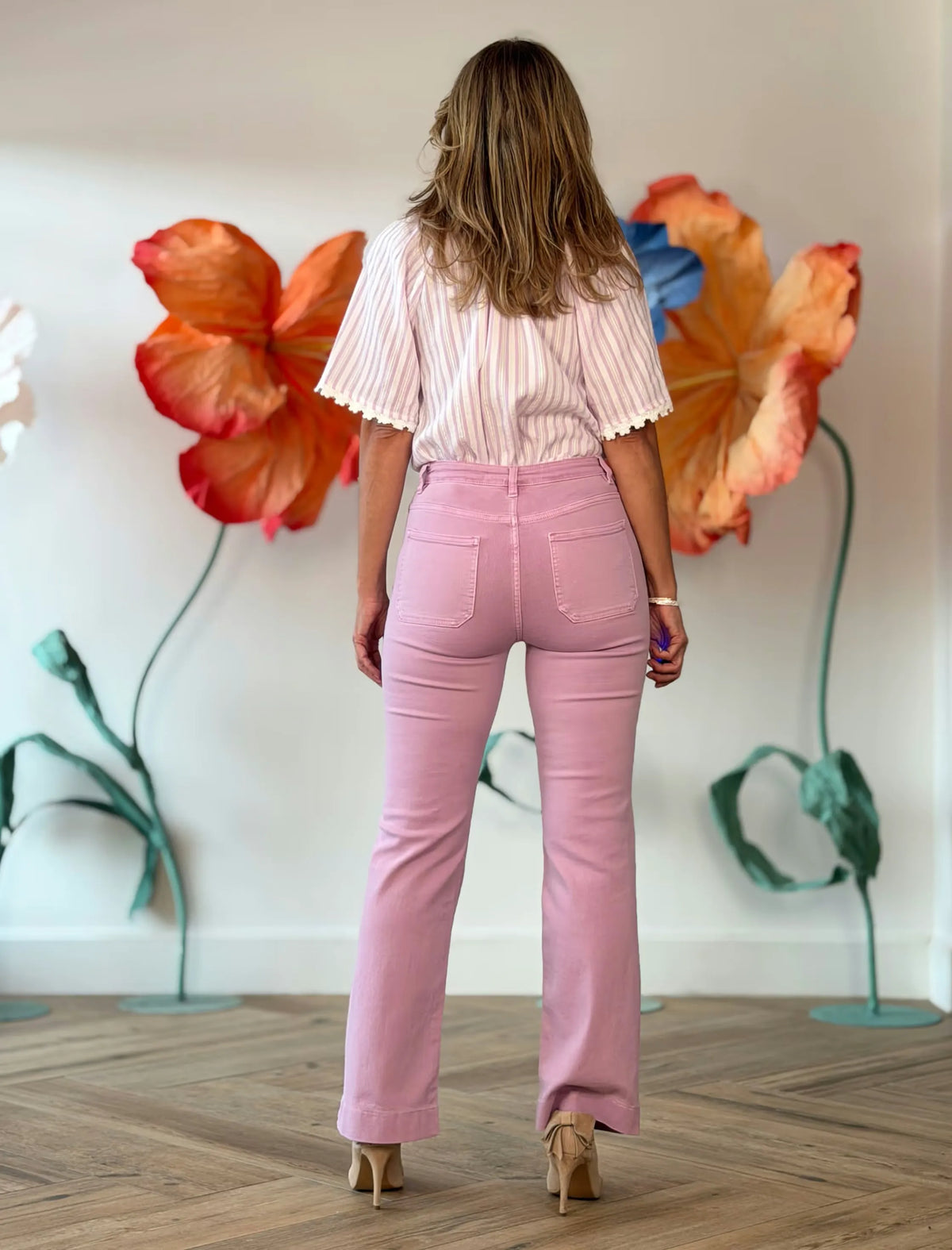 Pantalón vaquero de bolsillos rosa