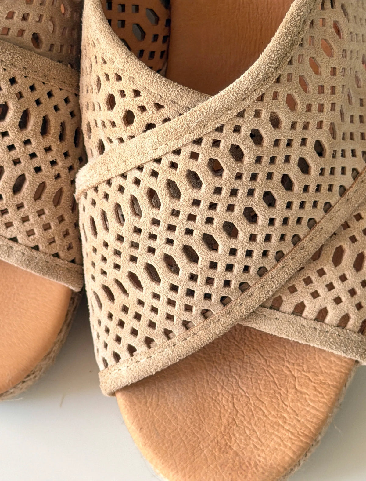 Alpargata beige cruzada superideal