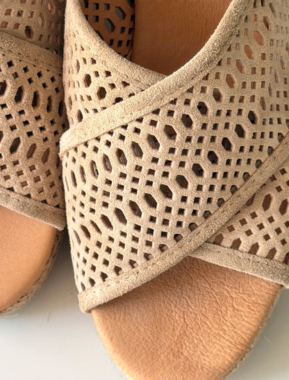 Alpargata beige cruzada superideal