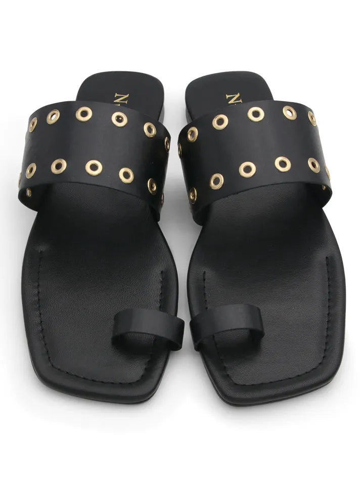 Sandalia cool de tachas negro