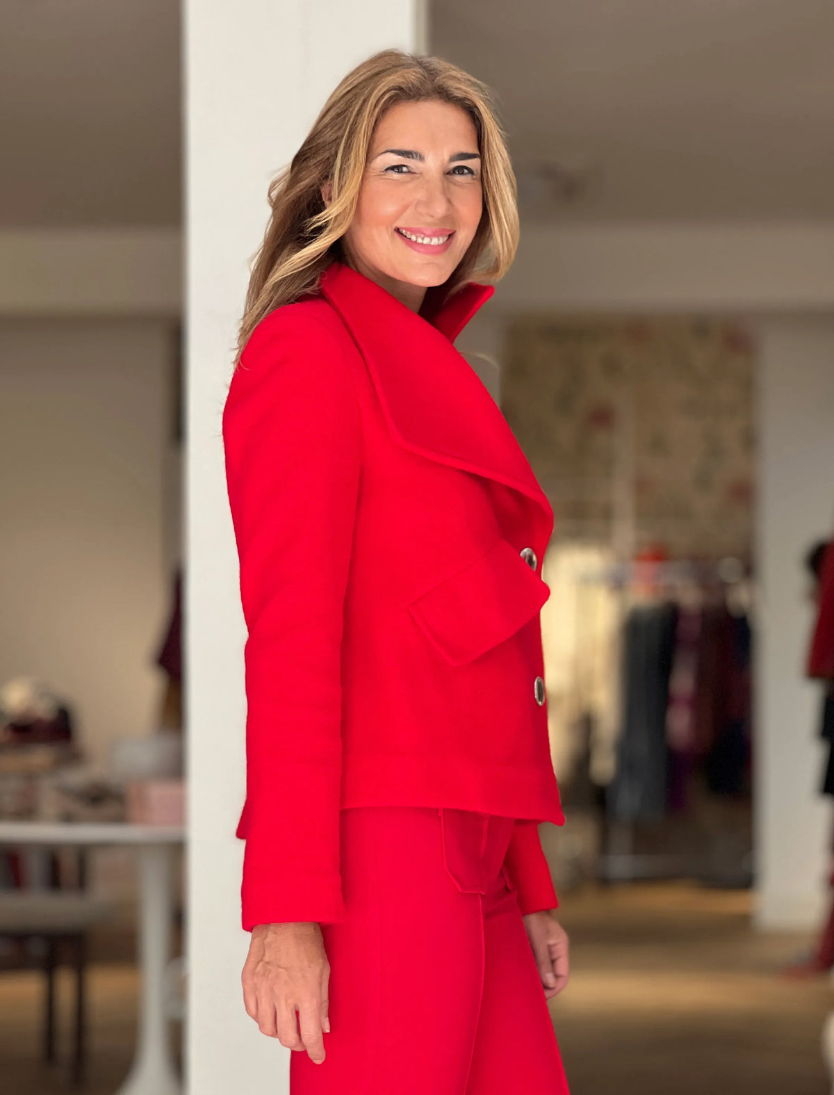 Chaqueta supersuave de botones roja