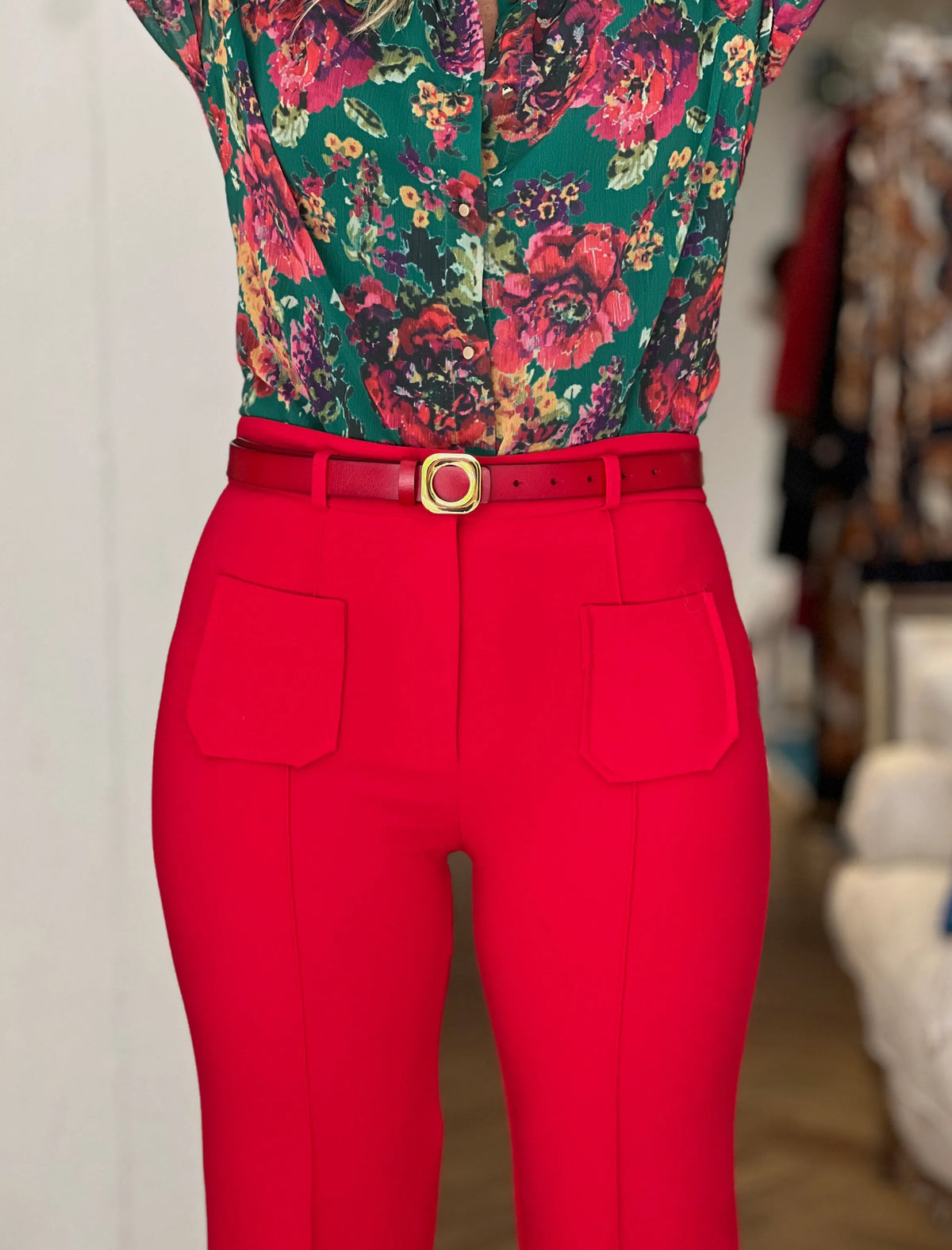 Pantalón ideal de bolsillos rojo
