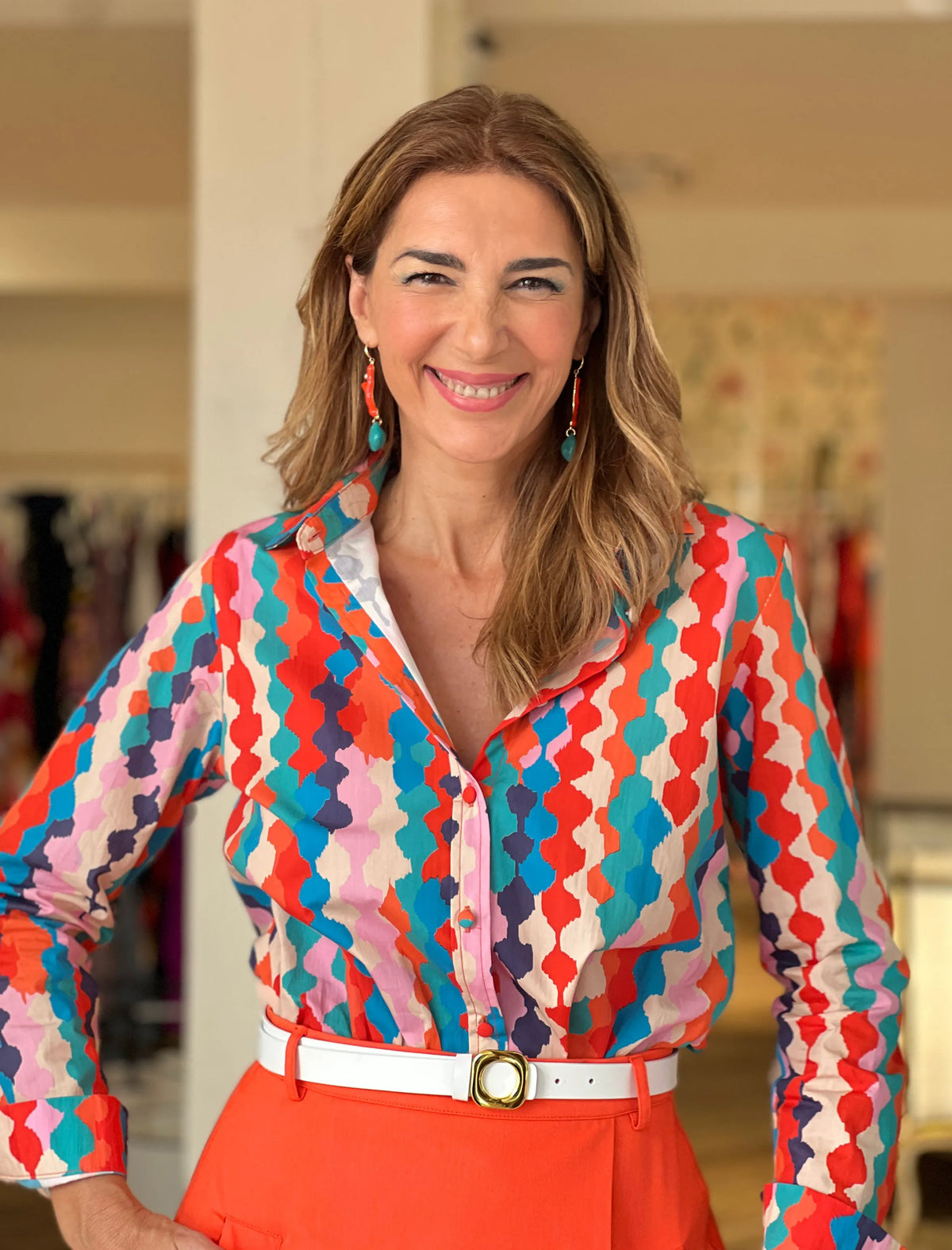 Camisa alegre sí