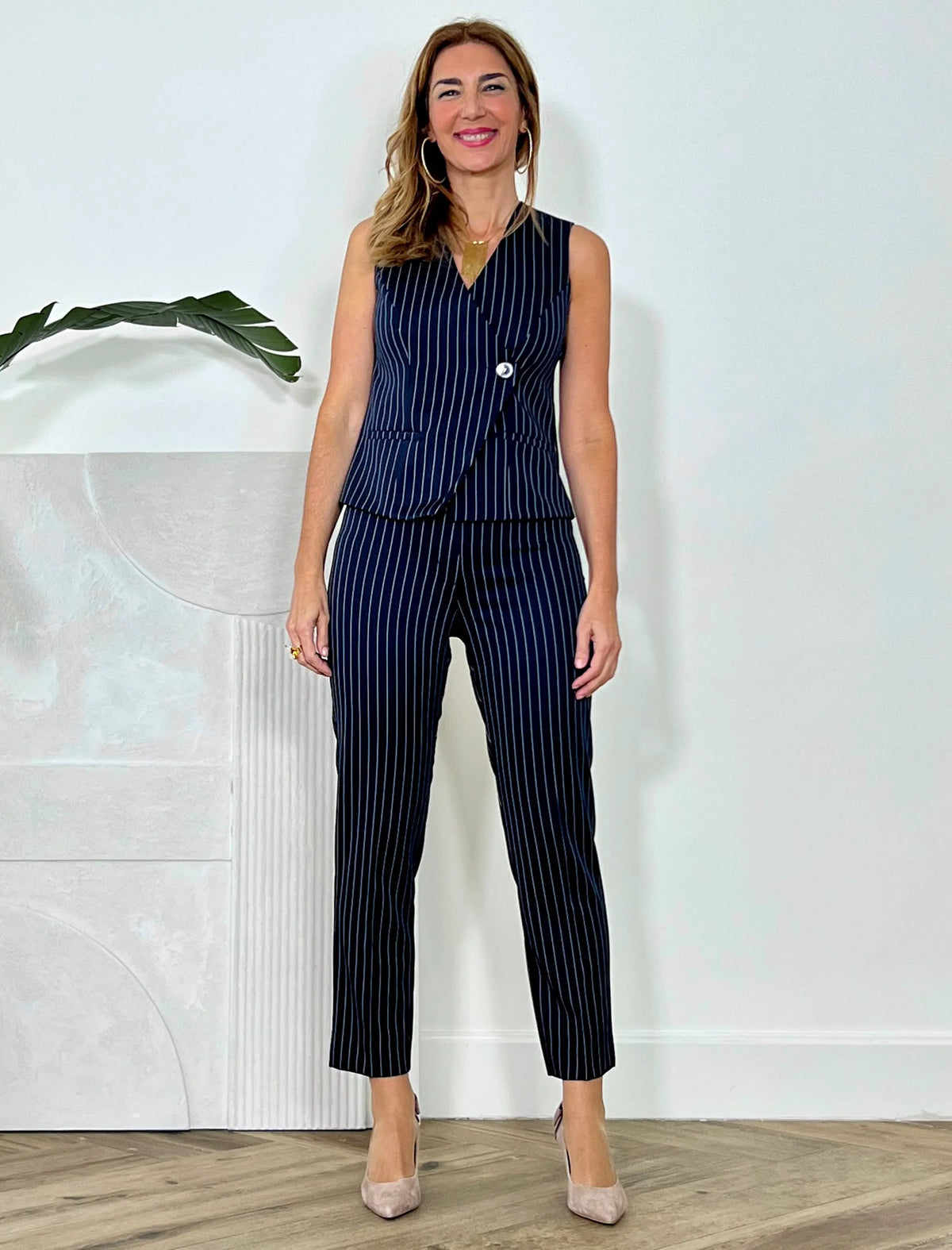 Total look Chaleco y Pantalón con raya diplomática