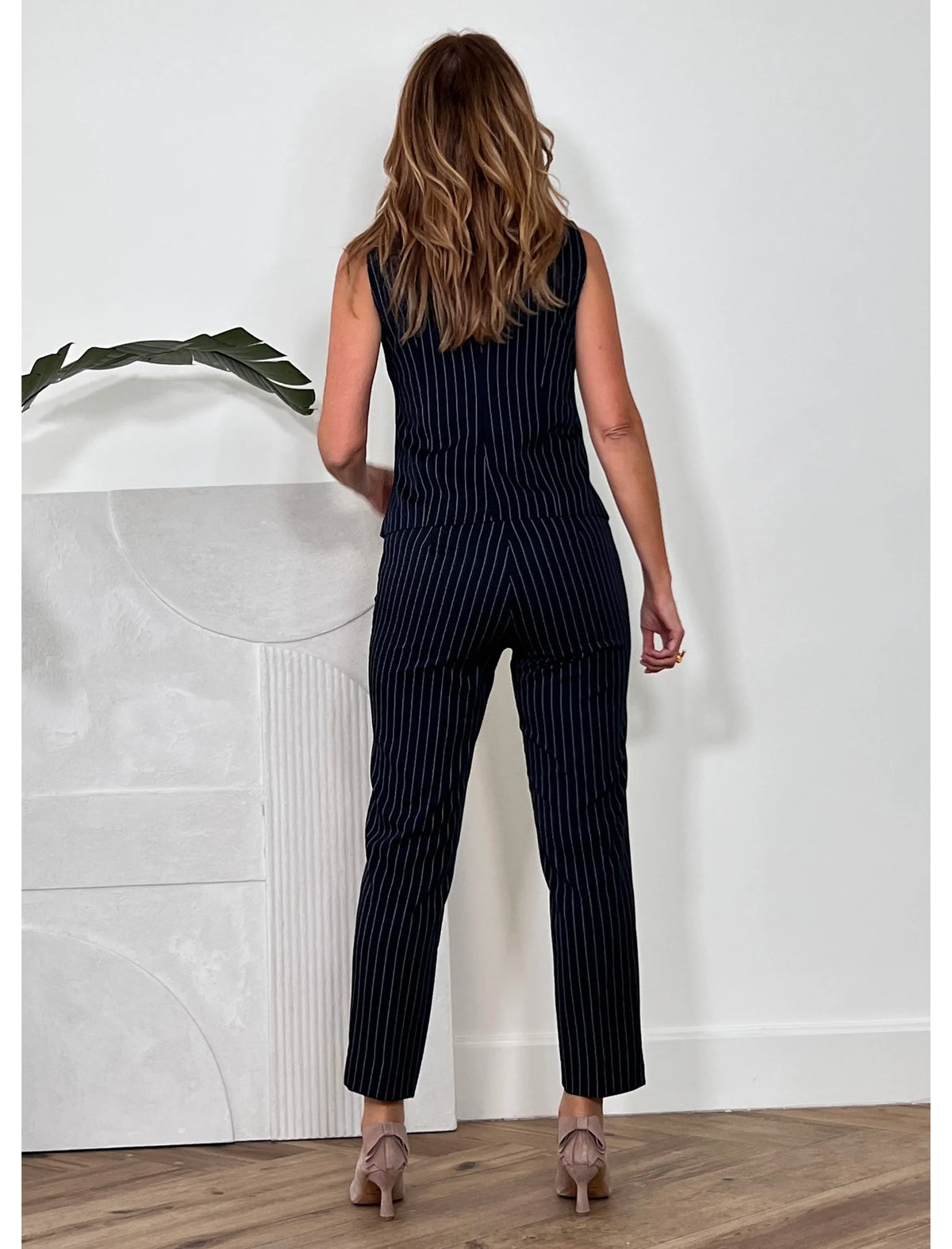 Total look Chaleco y Pantalón con raya diplomática