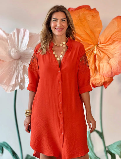 Vestido kaftán bordado coral