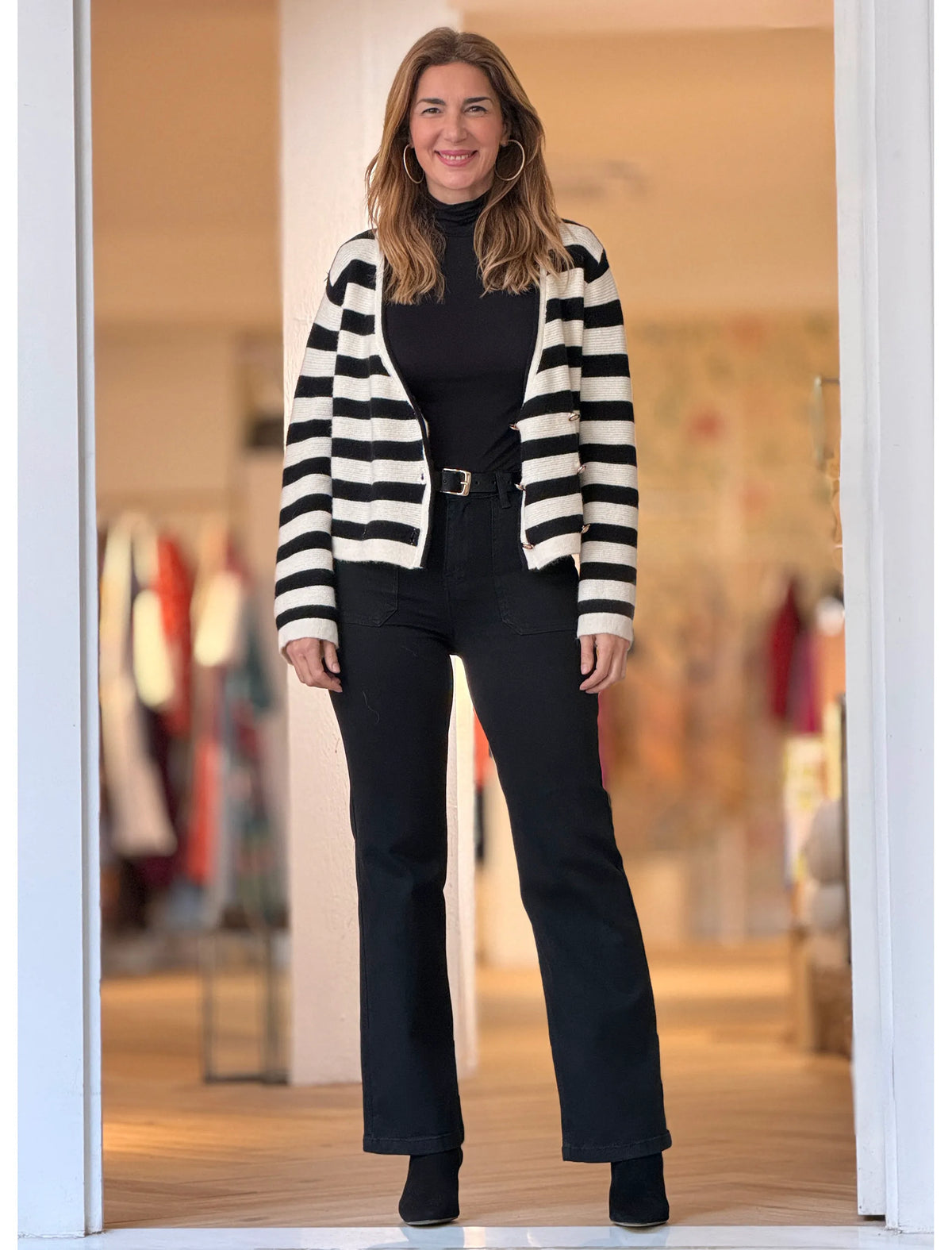Pantalón vaquero negro talle alto