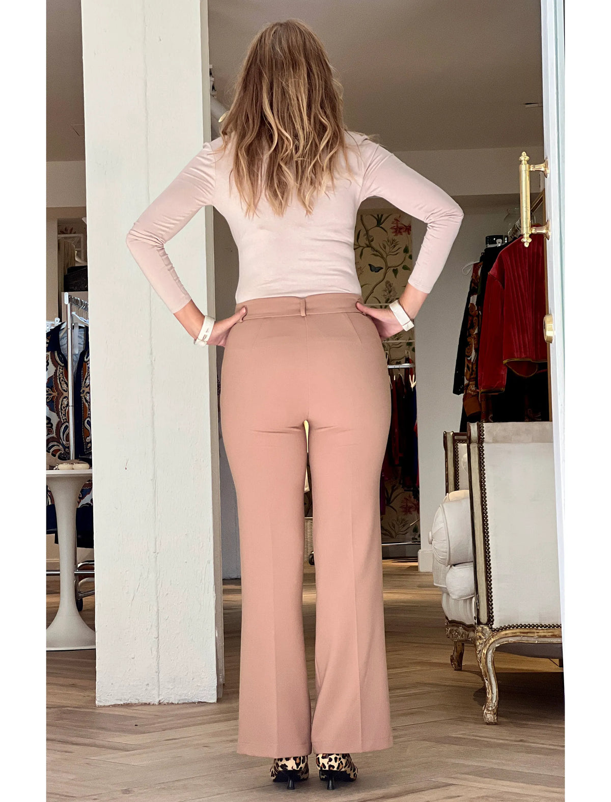 Pantalón camel ideal de bolsillos