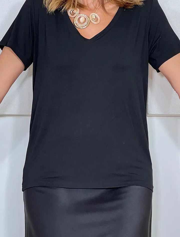 Camiseta Fondo de armario negra