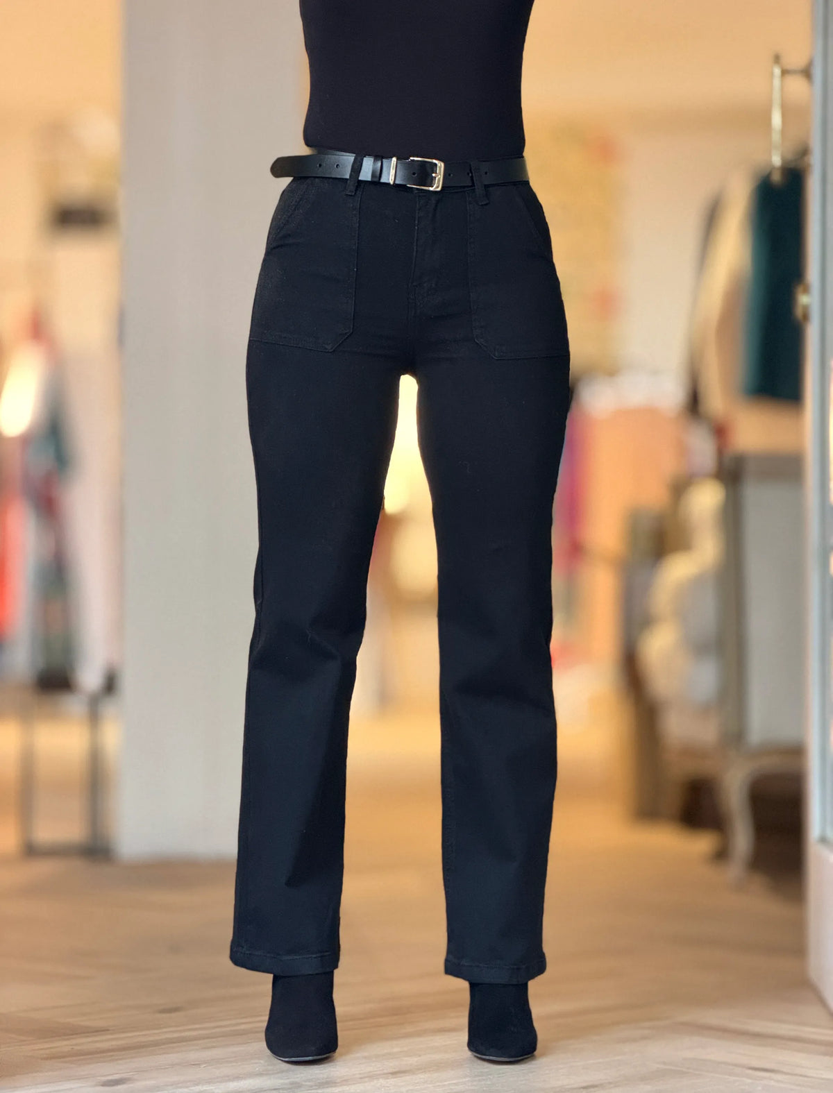 Pantalón vaquero negro talle alto