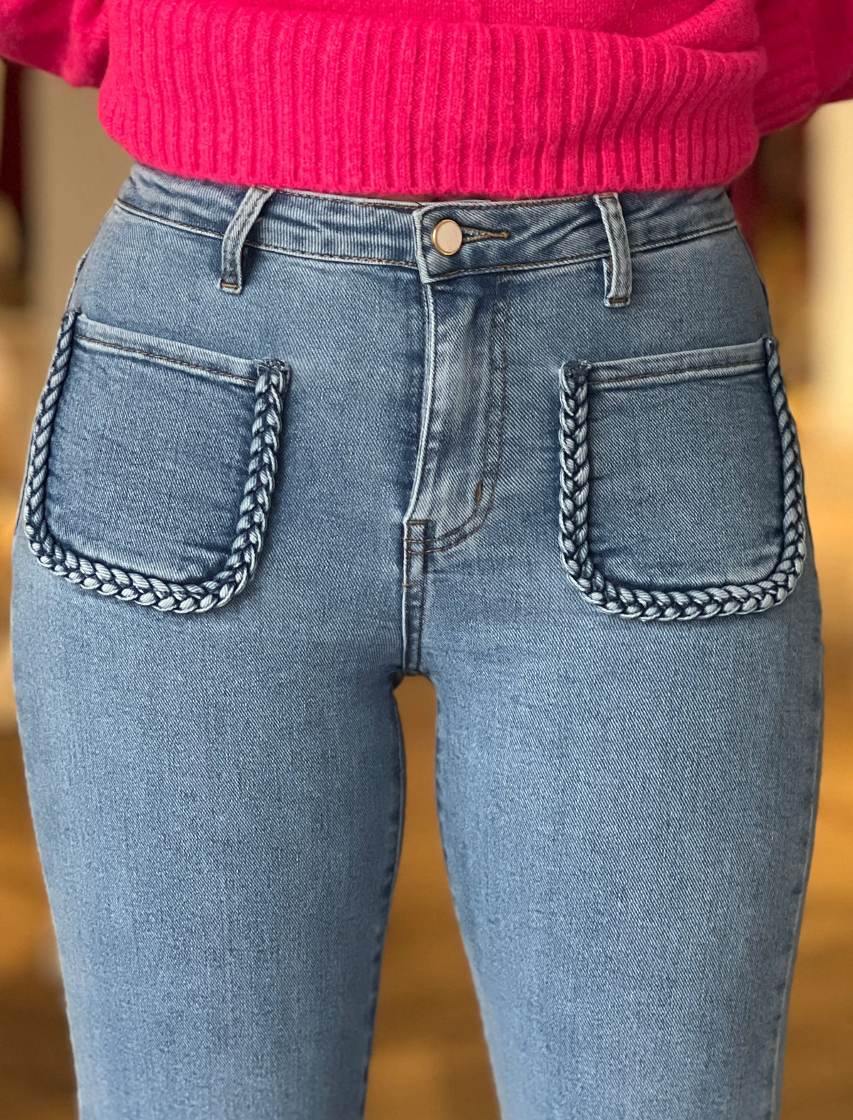 Pantalón vaquero bolsillos trenzados