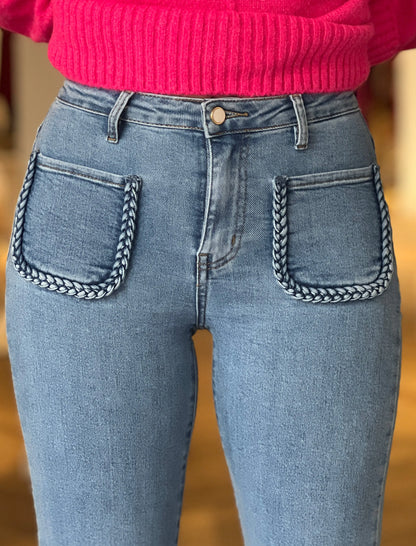 Pantalón vaquero bolsillos trenzados