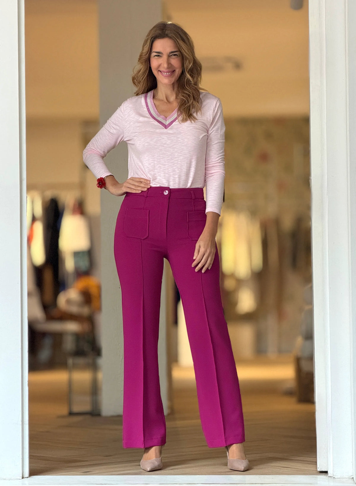 Camiseta rosa cuello pico chic