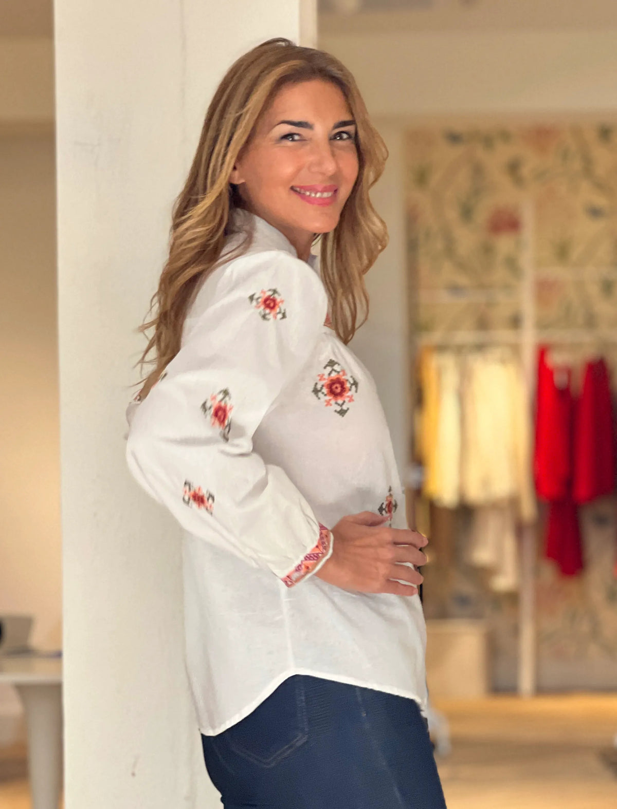 Camisa bordada coral