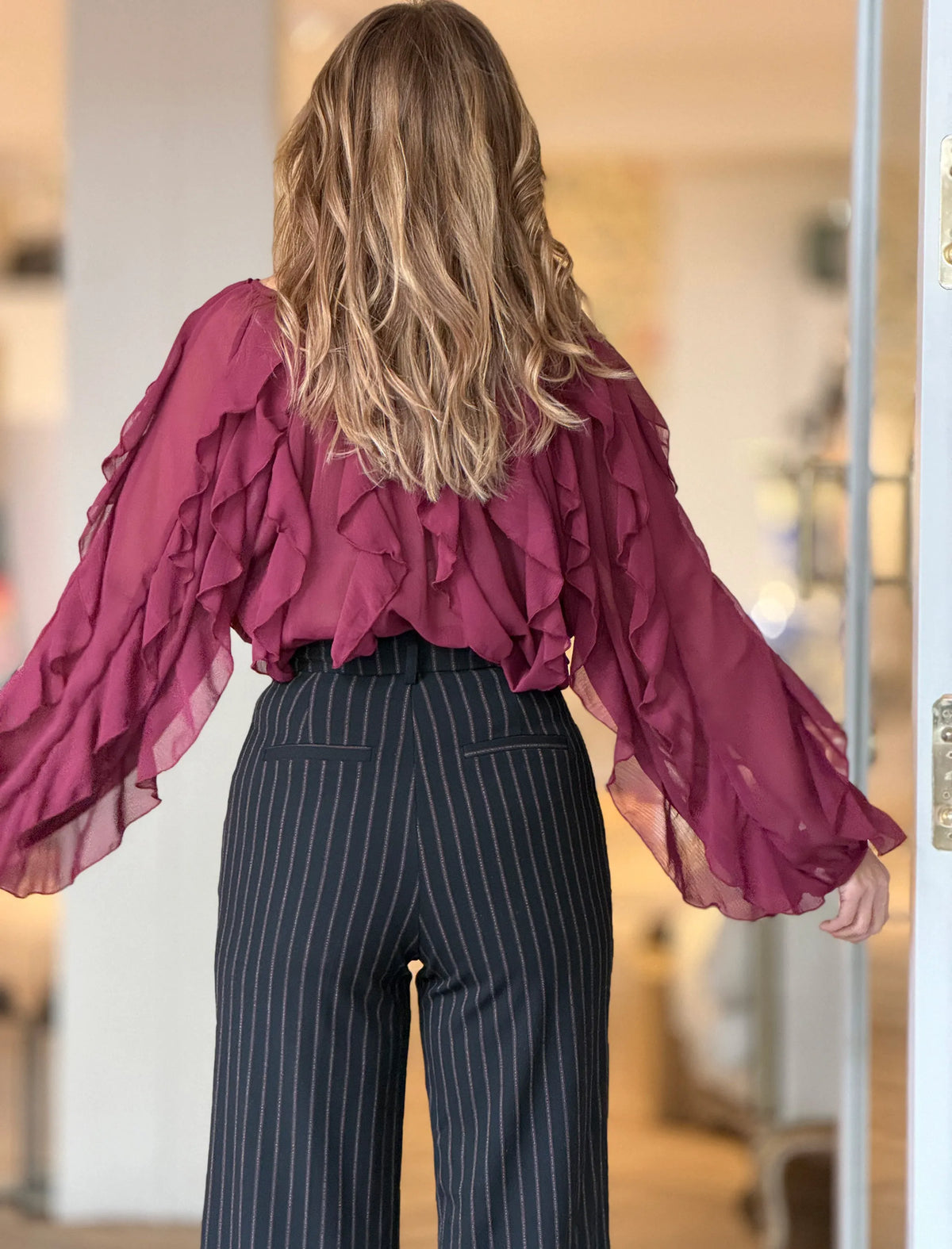 Camisa de volantes burdeos