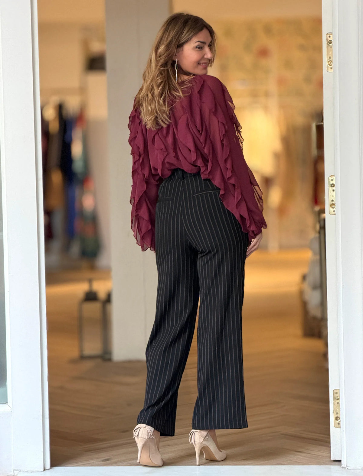 Camisa de volantes burdeos