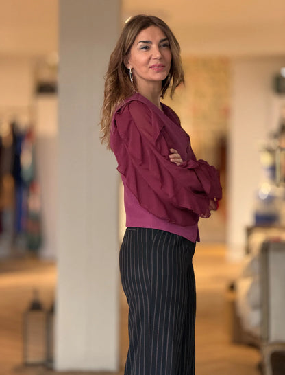 Camisa de volantes burdeos