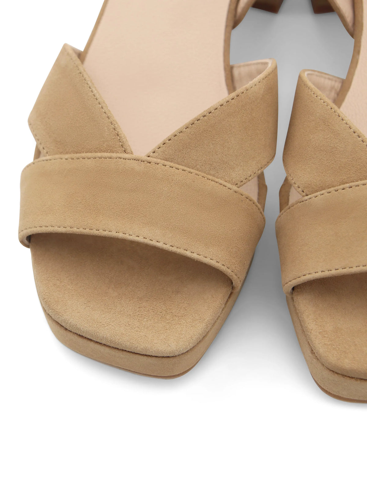 Sandalia Muy Suave Camel
