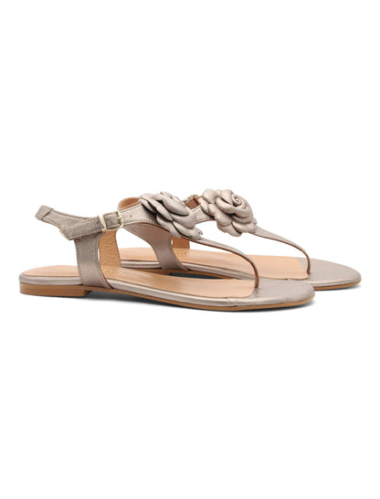 Sandalia con flor ideal oro