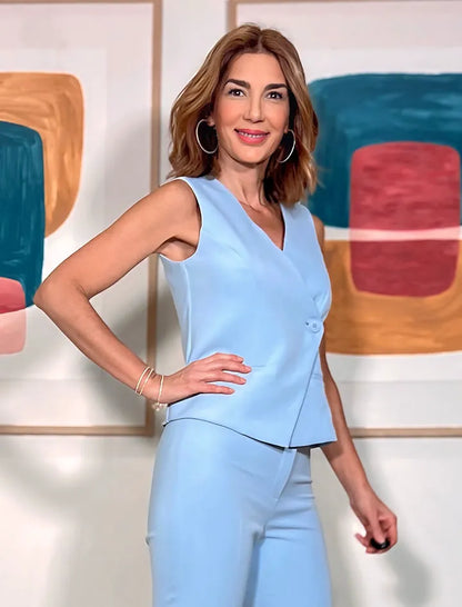 Total look con chaleco chic y pantalón para todo cielo