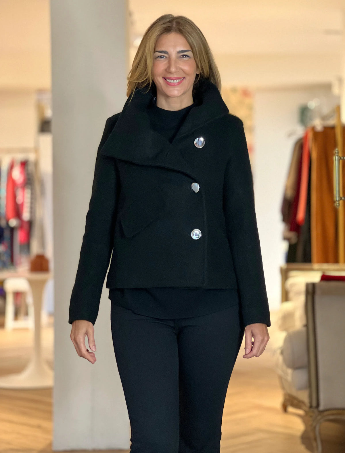 Chaqueta supersuave de botones negro